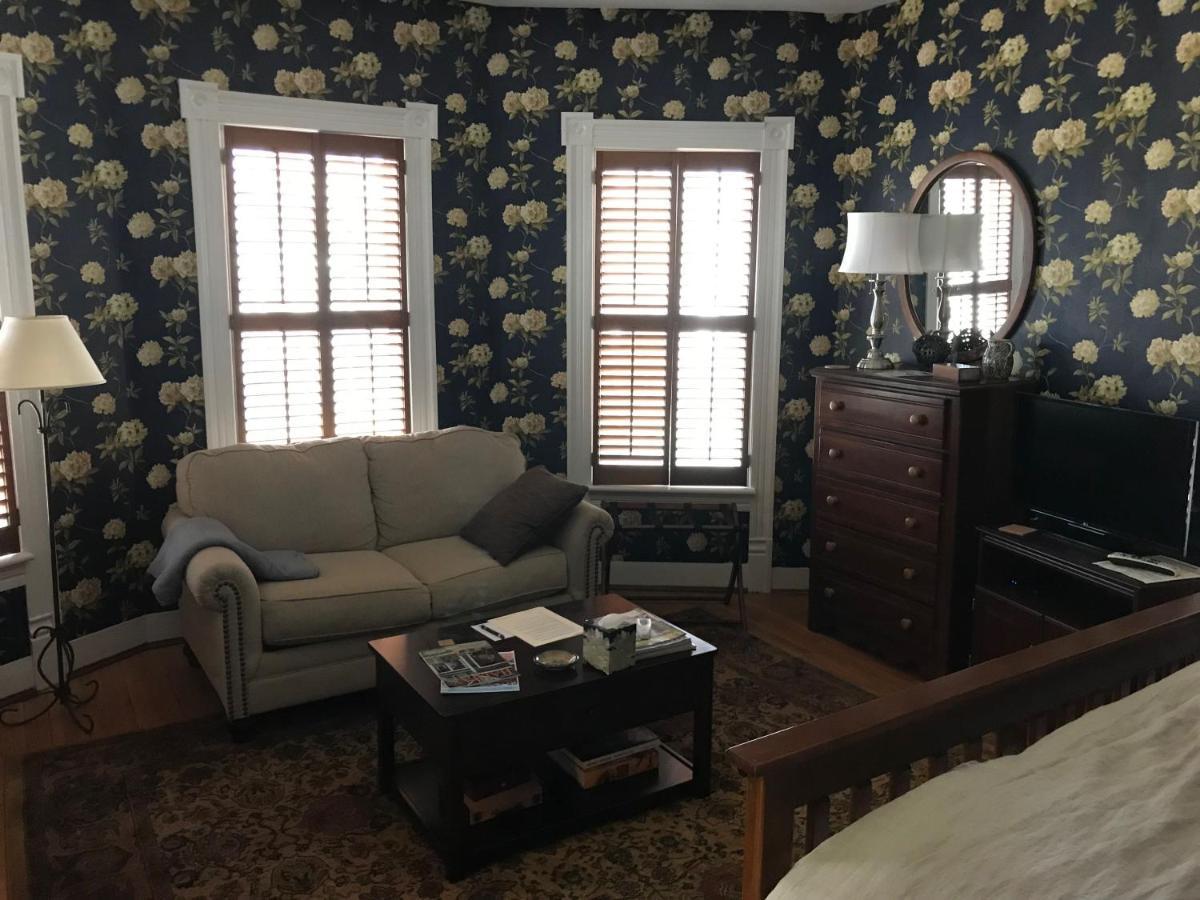 Charles Bass House Bed & Breakfast Южный Бостон Экстерьер фото